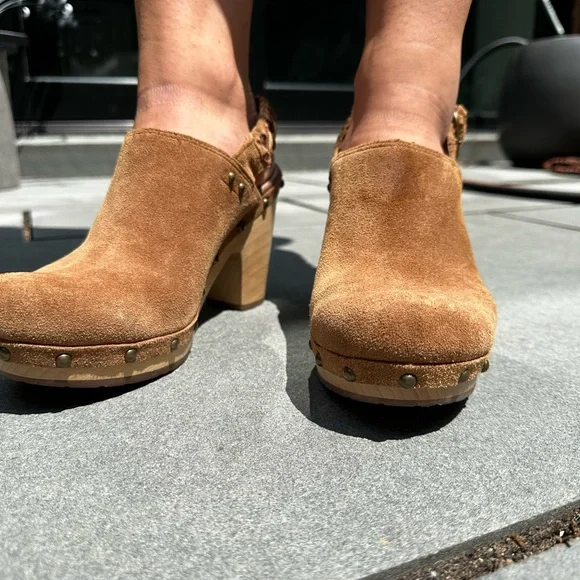 NWOT Ugg Australia Studded Dafni Clogs - Picture 6 of 9